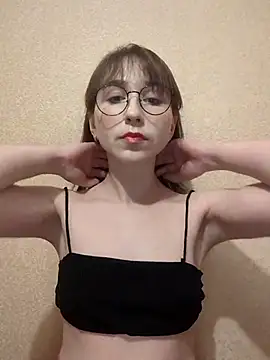 Ella17582 online show from March 4, 9:32 pm