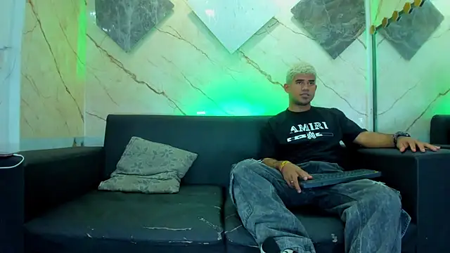 Latins on fire online show from February 26, 8:08 pm