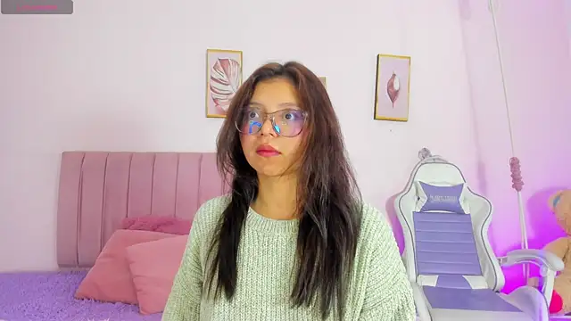 Zoow bluussh online show from April 9, 11:59 am