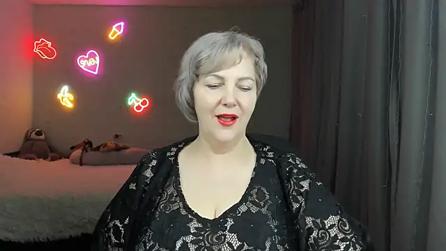 Mary-Leee online show from April 16, 6:03 am