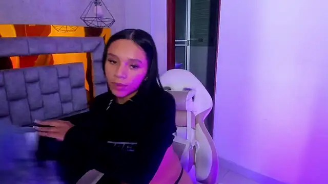 miiaboss  online show from March 30, 6:29 pm