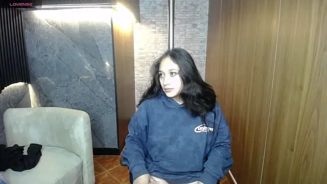 Aura cute  online show from April 12, 3:42 am