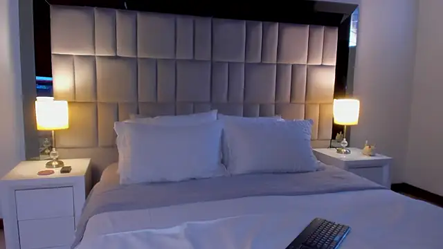 Tiffanyy Lam online show from April 10, 10:05 pm