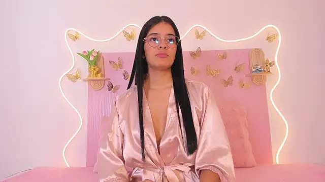 Isaa-queen online show from April 5, 2:38 pm