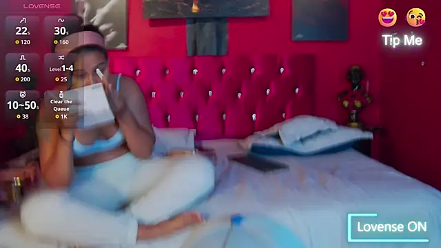 Luna Dante fox online show from March 27, 12:50 pm