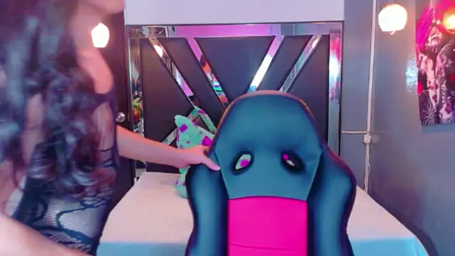 Ivony Giselle online show from March 25, 2:09 pm