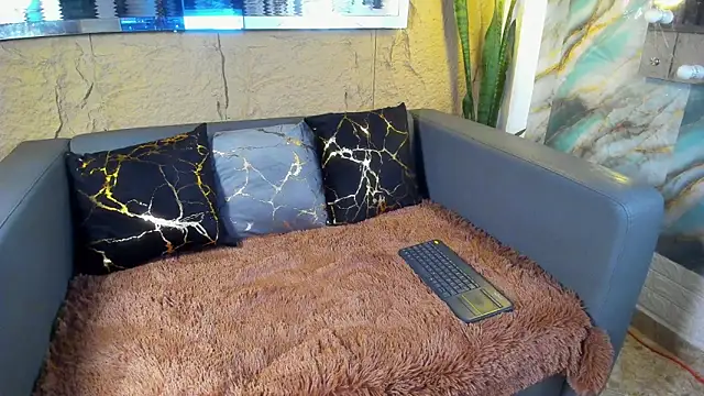 Noha  scott online show from April 11, 2:54 pm