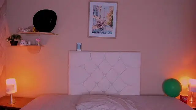 Dollhell online show from March 18, 11:59 am