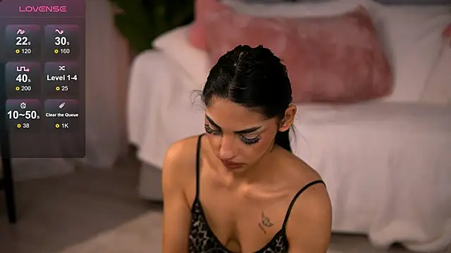 AvaCalvert online show from March 23, 8:15 pm