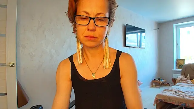 LioraWeiss online show from May 30, 10:13 am