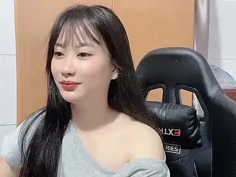 Sunny2868 online show from March 12, 4:04 am