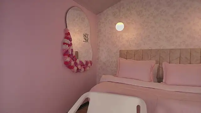 lovely julls online show from March 10, 3:05 pm