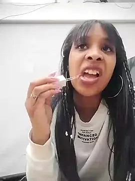 ShayMilleer online show from April 16, 10:23 pm