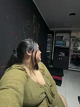 NathashaDreams online show from March 3, 7:25 am