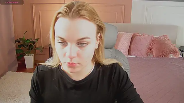 Glow Margo online show from April 14, 1:16 am