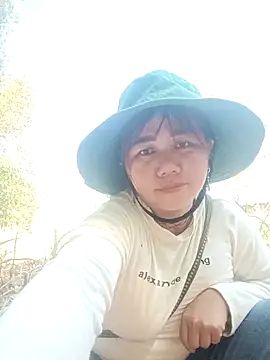 lyly sexx online show from April 12, 8:17 am