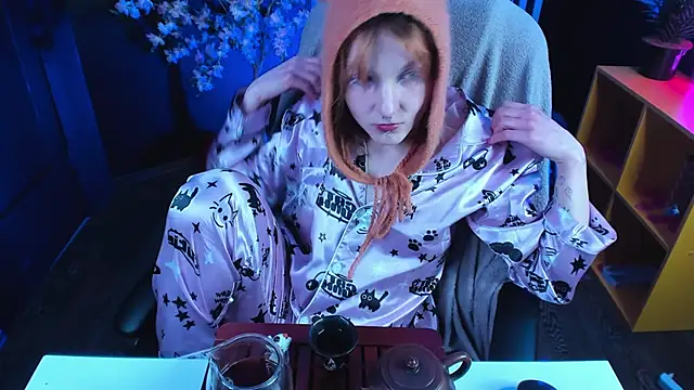 uwu Foxy uwu online show from March 3, 9:43 pm