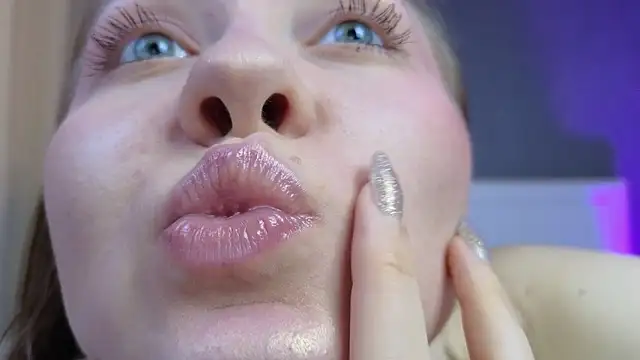 Cute Auggie8 online show from April 11, 9:57 am