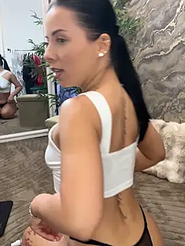 KrystalJade online show from June 4, 7:24 am