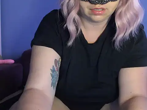 Gin Pink online show from May 26, 12:15 pm