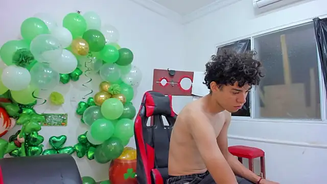 MiaBella and Max online show from March 19, 12:09 pm