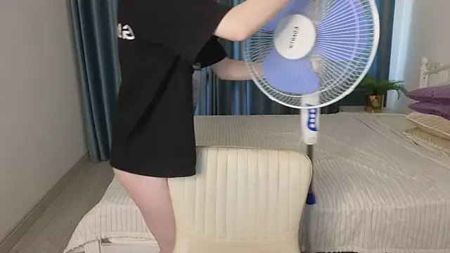 MollySally online show from June 30, 4:12 am