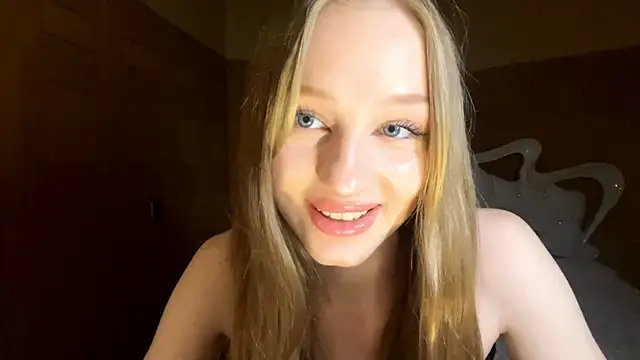 Anika Socutehe online show from April 18, 8:09 pm