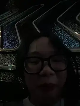 Leeeeiu online show from June 1, 3:14 pm