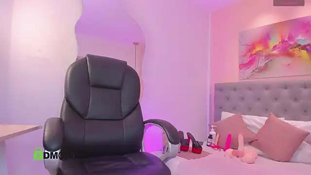 naomy jordan online show from March 9, 9:40 pm