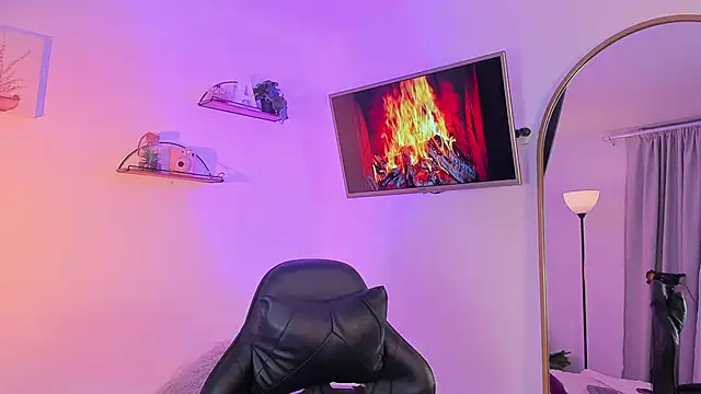 AlaiaRogers online show from April 23, 10:44 am