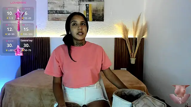 Tiana Glow2 online show from July 17, 9:40 pm