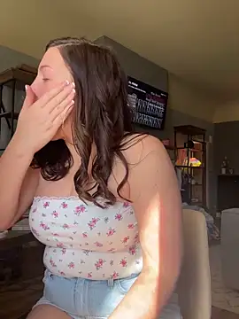 hollyharmd online show from April 5, 10:09 pm