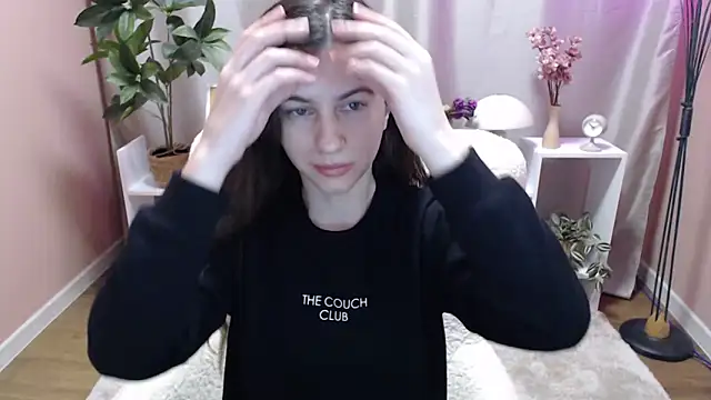 MistyBree online show from April 8, 8:16 am