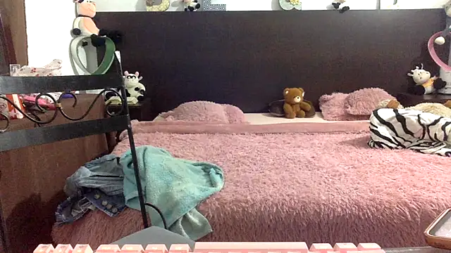 mommy-Milf online show from April 12, 2:03 am