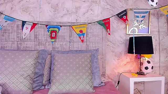 nathalymooree online show from July 4, 8:27 pm