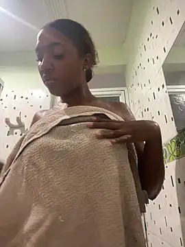 Emi rousse online show from April 21, 2:26 am