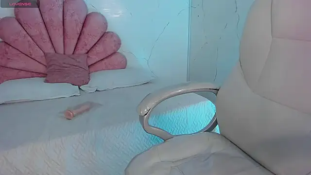 GabyOwenss online show from April 2, 9:34 pm