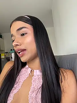 Bella Smithe online show from April 11, 1:26 pm