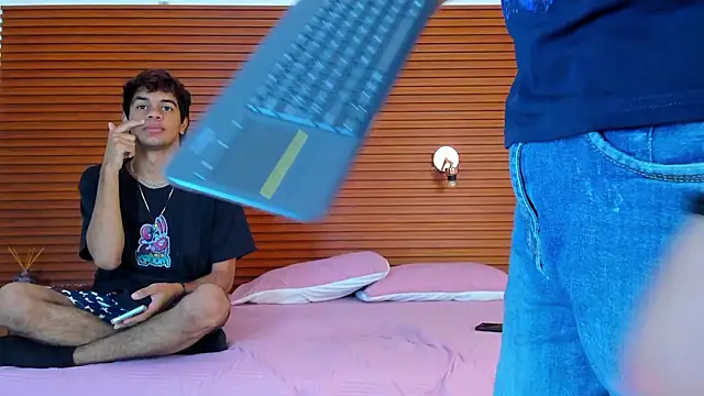 peakk twiinns online show from March 9, 11:35 am