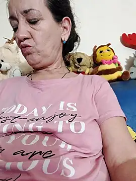 anayss17 online show from April 6, 7:04 pm