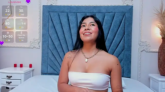 Leandra-Johnson online show from April 15, 7:58 pm