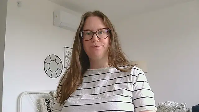 CelineThompson online show from May 15, 11:13 am