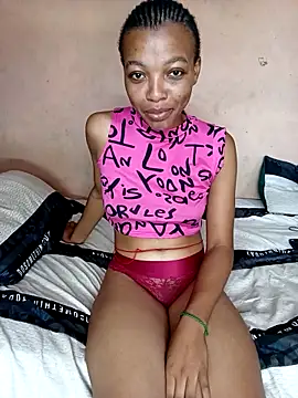 LOLOAVEE online show from March 3, 3:40 pm