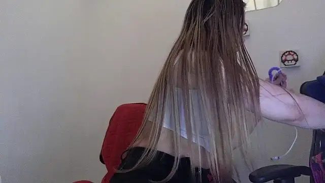 Caroline hernandes online show from March 16, 12:53 pm