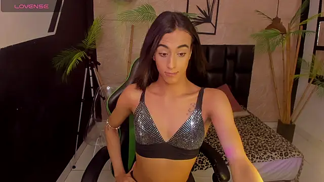 Epril Zoyert online show from April 22, 2:19 am