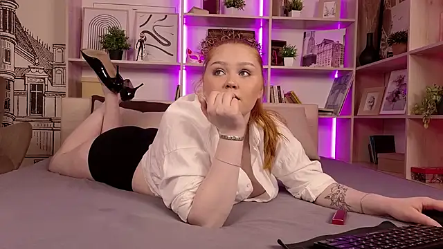 HannahHenson online show from March 19, 2:21 pm