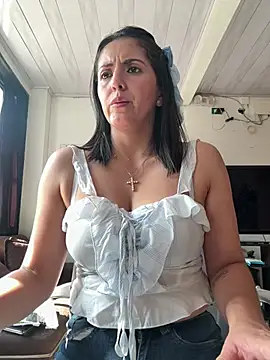 SamanthaWalker  online show from April 14, 1:55 pm