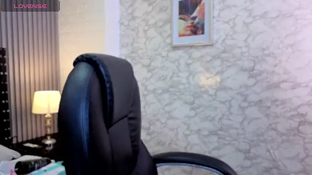 Isabella  Stone1 online show from April 20, 7:17 pm