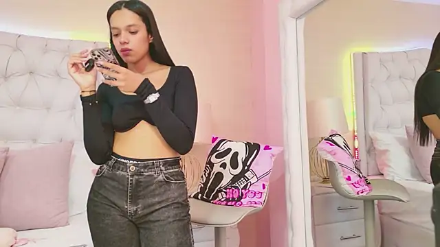 MeganRoseh online show from April 14, 7:47 pm