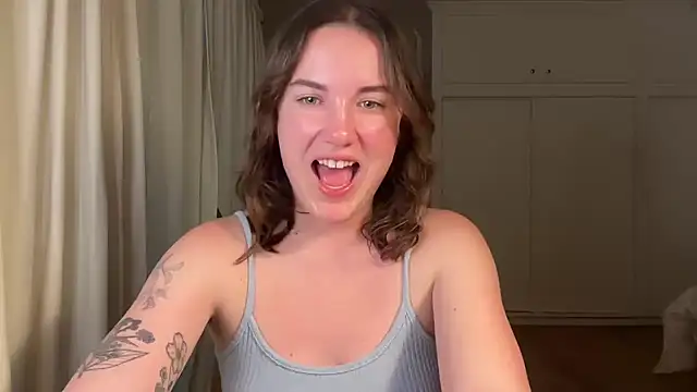 summerxo online show from March 24, 2:06 am